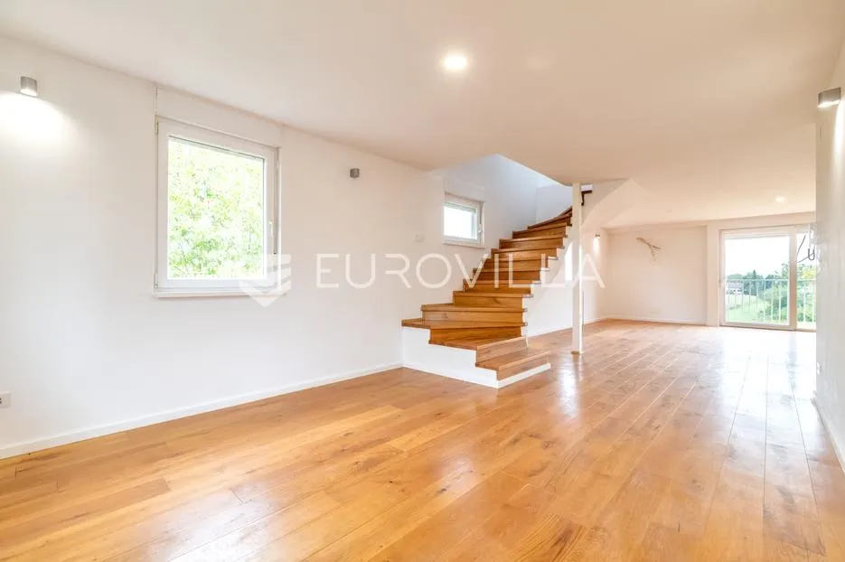 zagreb, odra, dvoetažni četverosobni stan 190 m2 - slika 3