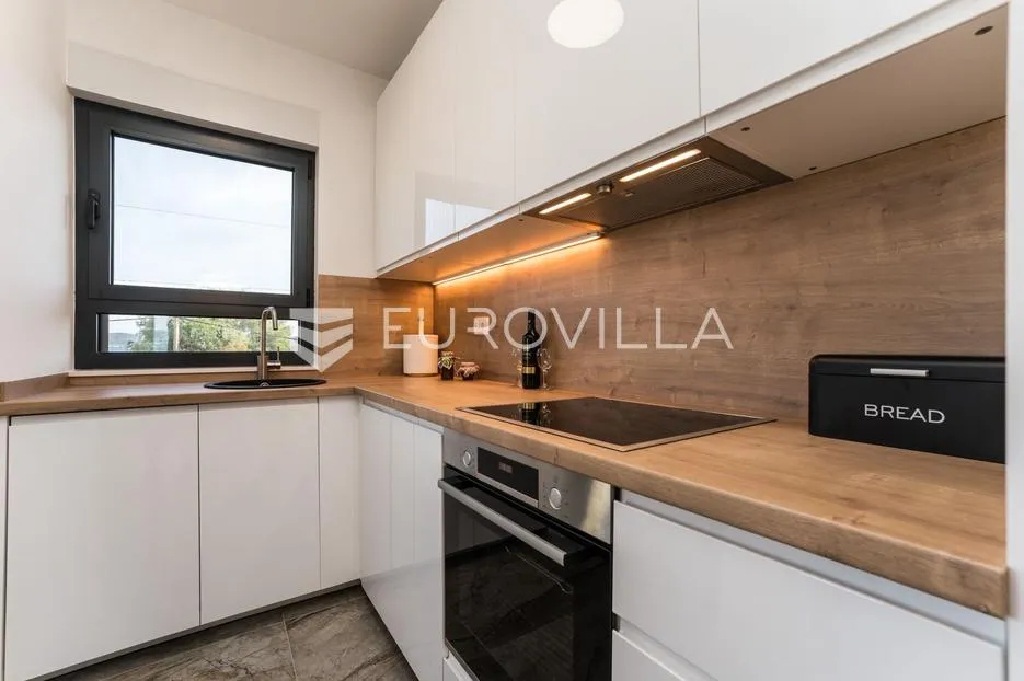 zadar, sveti filip i jakov, luksuzni dvoetažni penthouse s jacuzzijem, 2. red do mora - slika 4