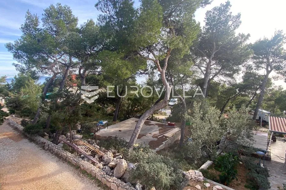 Hvar, Sv. Nedjelja, atraktivno građevno zemljište površine 455 m2, udaljeno 75 m od mora. - Sveta Nedjelja