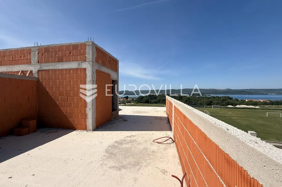 zadar, turanj, troetažni luksuzni stan s krovnom terasom, pogledom na more i neto površine 139,89 - slika 11
