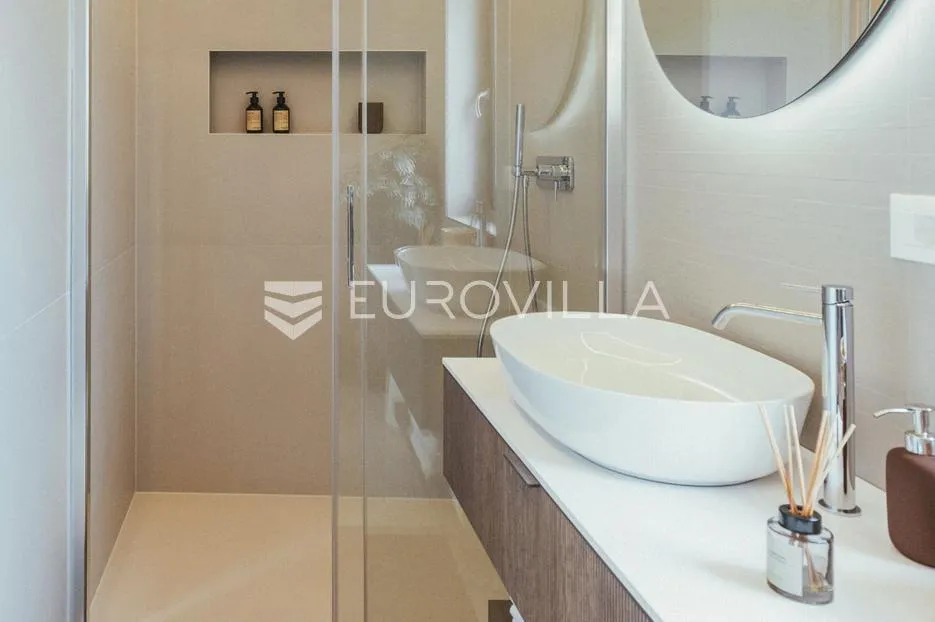 istra, poreč, gedići prekrasna moderna kamena vila 165 m² s bazenom - slika 10