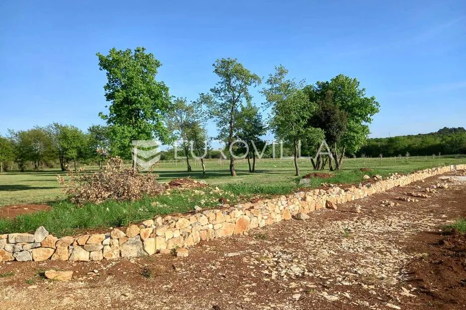 istra, rovinj, poljoprivredno zemljište 11818m2 s upisanim objektom od 30m2 - slika 7