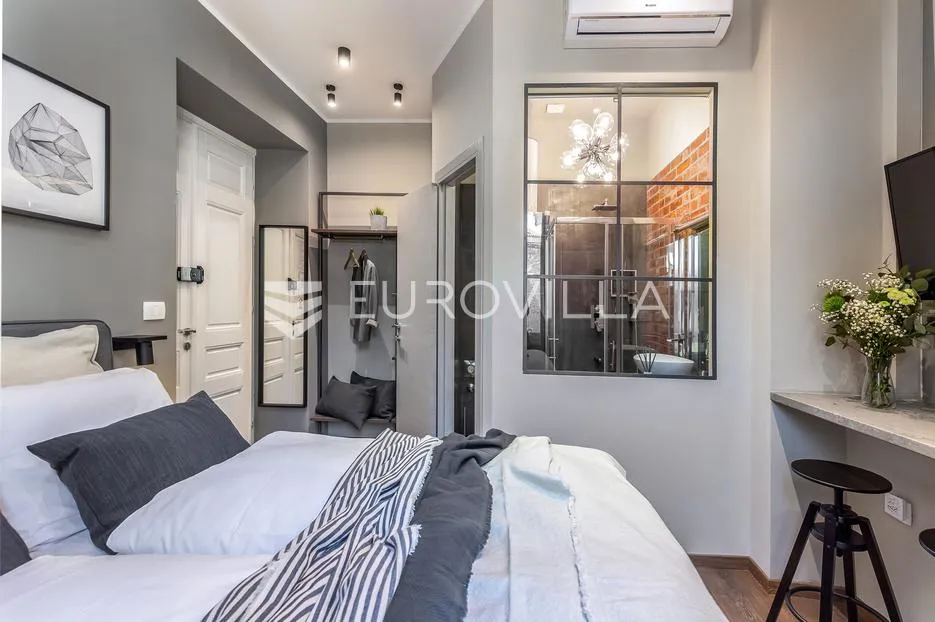 rijeka, centar, novouređen luksuzan stan nkp 78 m2 s tri apartmana - slika 18