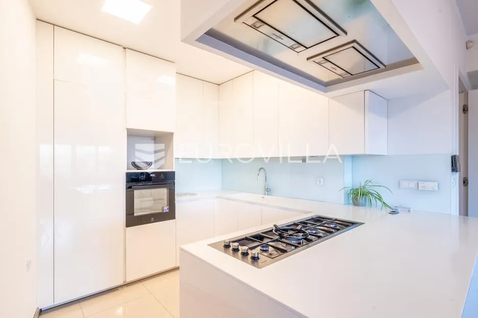 zagreb, medveščak, atraktivan četverosoban stan 121 m² - slika 9