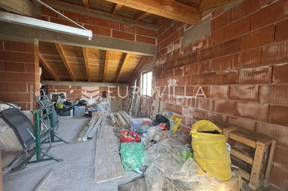 istra, rovinjsko selo, dva stana u roh bau fazi i okućnica 591 m² - slika 9