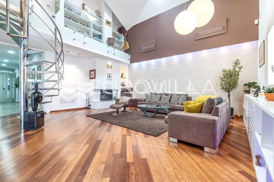 zagreb, gajnice moderna kuća 340m2, s bazenom na zemljištu 2300m2 - slika 2