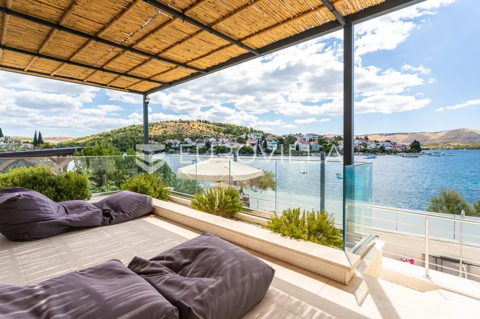 žaborić, prekrasan trosoban stan na samoj plaži, 121,99 m² - slika 18