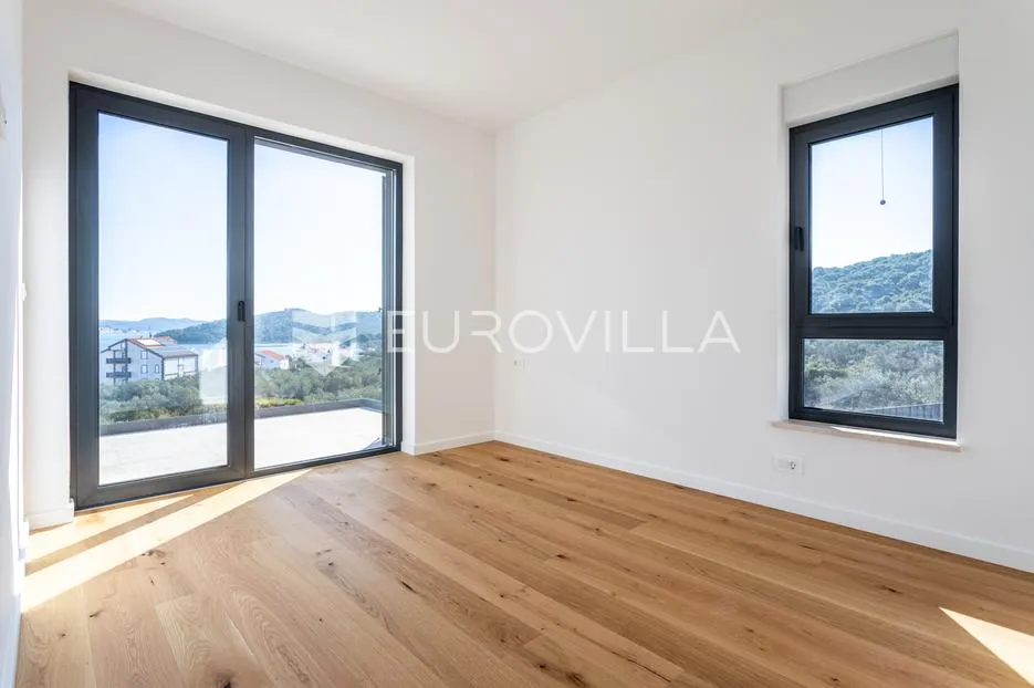 otok murter, betina, prekrasna villa s bazenom - slika 10