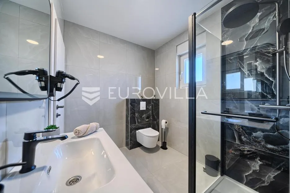 kaštel novi, novoizgrađena vila za dugoročni najam - slika 24