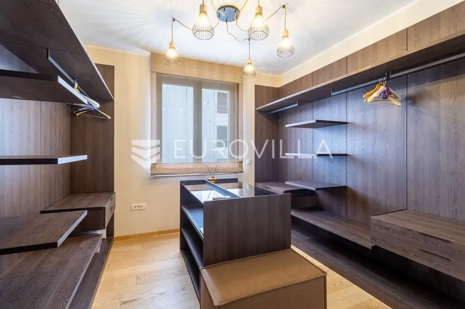 opatija, volosko, luksuzan penthaus 267 m², krovna terasa s jacuzzijem - slika 29