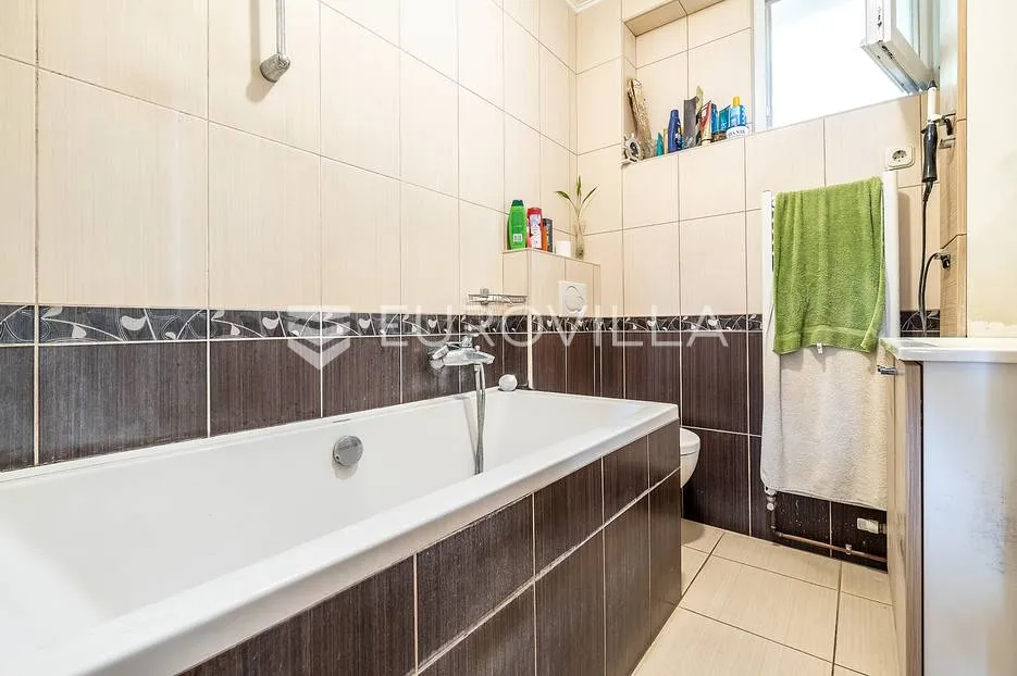zagreb, borčec prekrasna obiteljska kuća 400m2 na parceli 1670m2 - slika 6