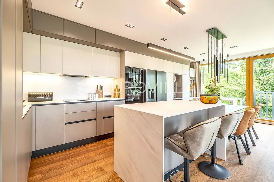zagreb, jelenovac luksuzan četverosobni stan 180 m² sa vrtom 150 m² - slika 5