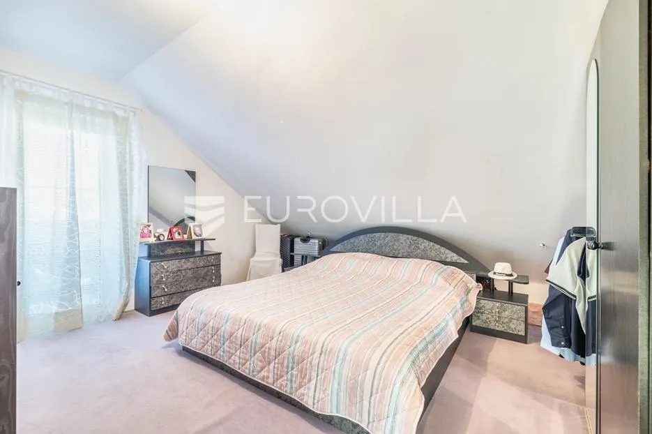 dugo selo, prekrasna samostojeća kuća 243 m² - slika 9