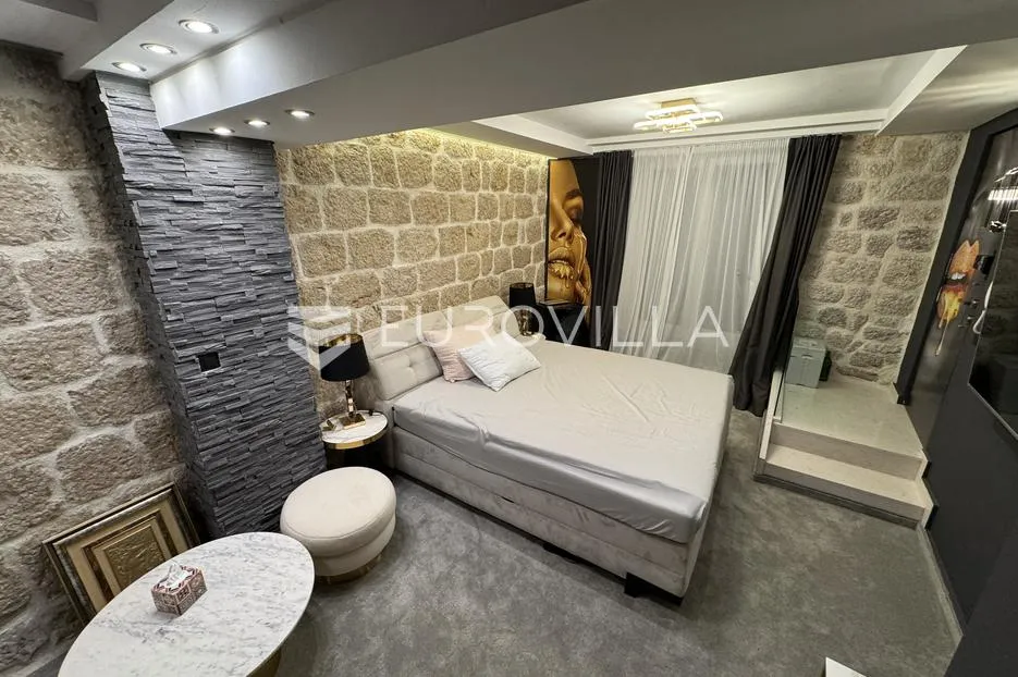 otok pag, pag, moderan apartman u staroj jezgri, 150m od mora - slika 9