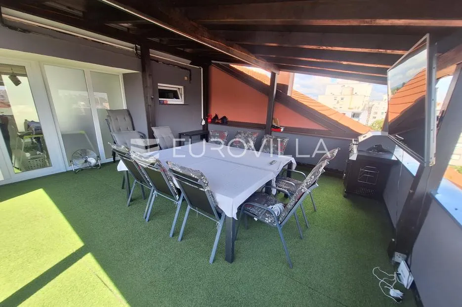 karlovac, luščić, kuća 345 m², novouređena, odlična lokacija - slika 8