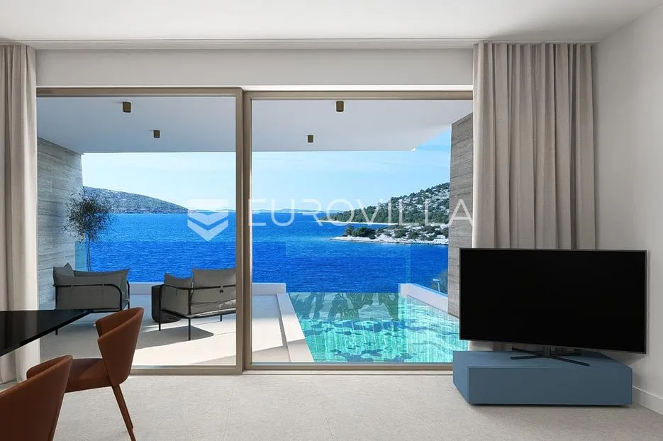 grebaštica, luksuzan stan s bazenom i pogledom na more, prvi red do mora, 91,33 m² - slika 2
