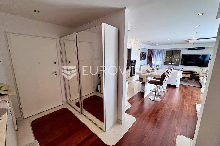 crikvenica, ekskluzivan trosoban stan 102,61 m², samo 50 m do mora, pogled na more - slika 11