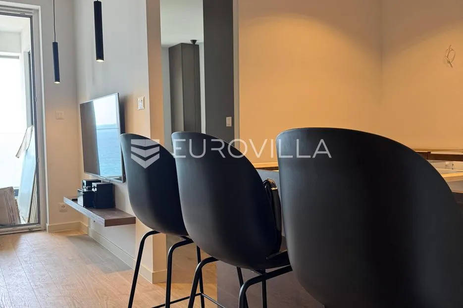split, bel etage 2, luksuzan jednosoban stan s garažnim mjestom - slika 15