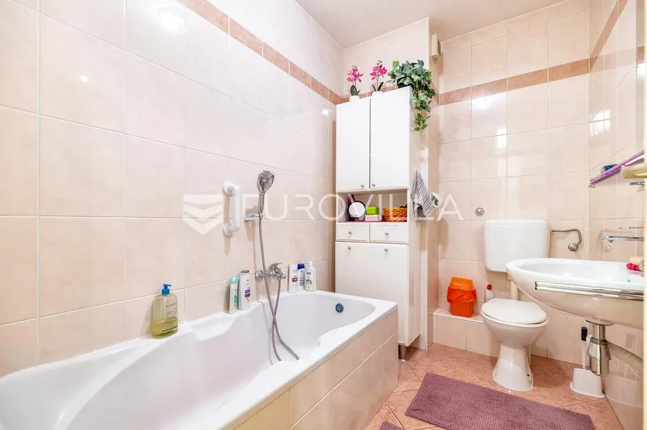 zagreb, trešnjevka, komforan trosoban stan s parkirnim mjestom, 95 m² - slika 7