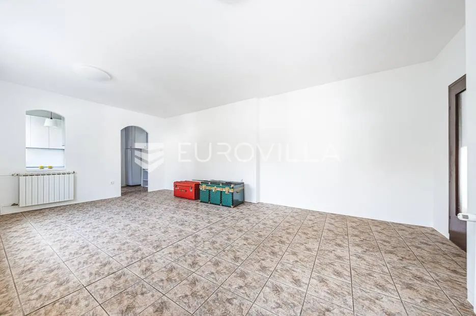 zagreb, gornji grad – tuškanac, dvosoban stan 70 m2 s terasom i vrtom - slika 9
