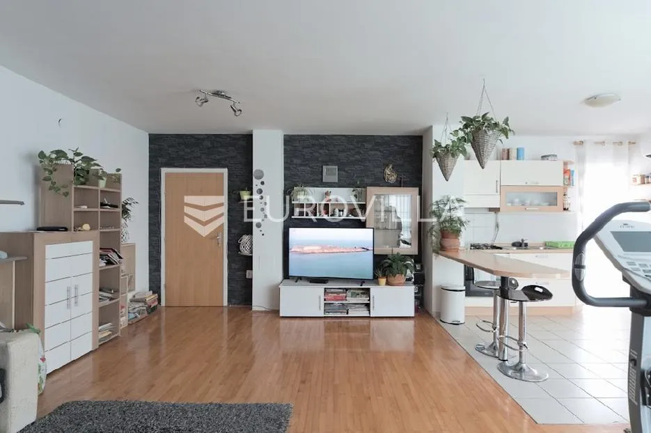osijek, retfala, prodaje se 3 soban stan površine 92 m², 4. kat - slika 5