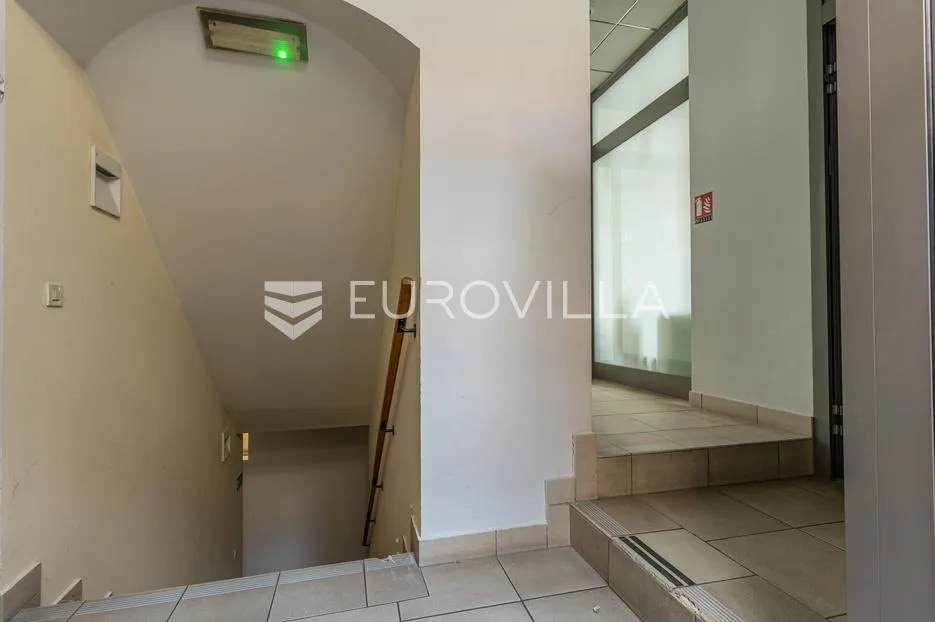 požega, trg sv.trojstva, atraktivan poslovni prostor 235 m² - slika 9