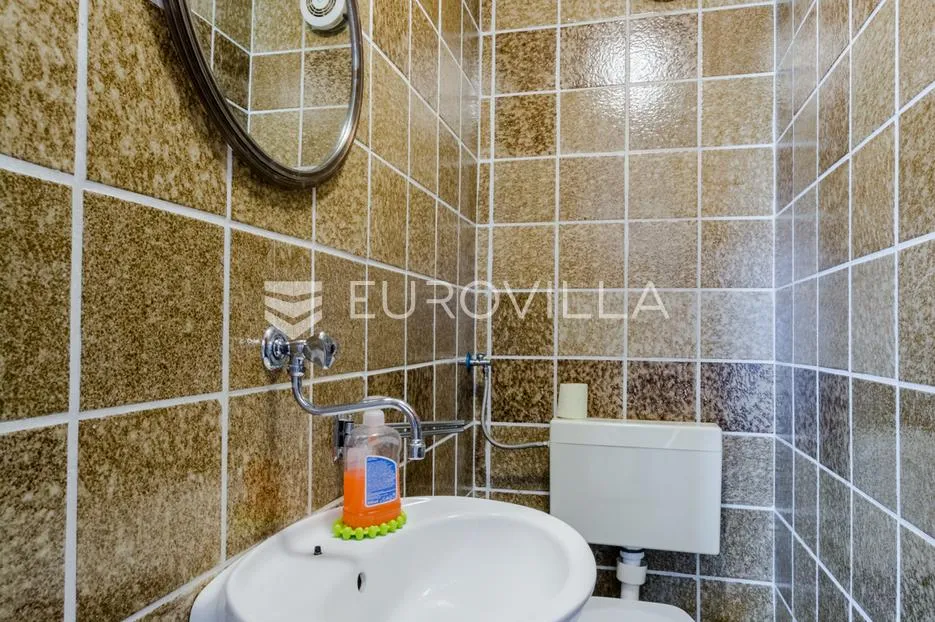 omiš, marušić, prekrasna apartmanska kuća - slika 29