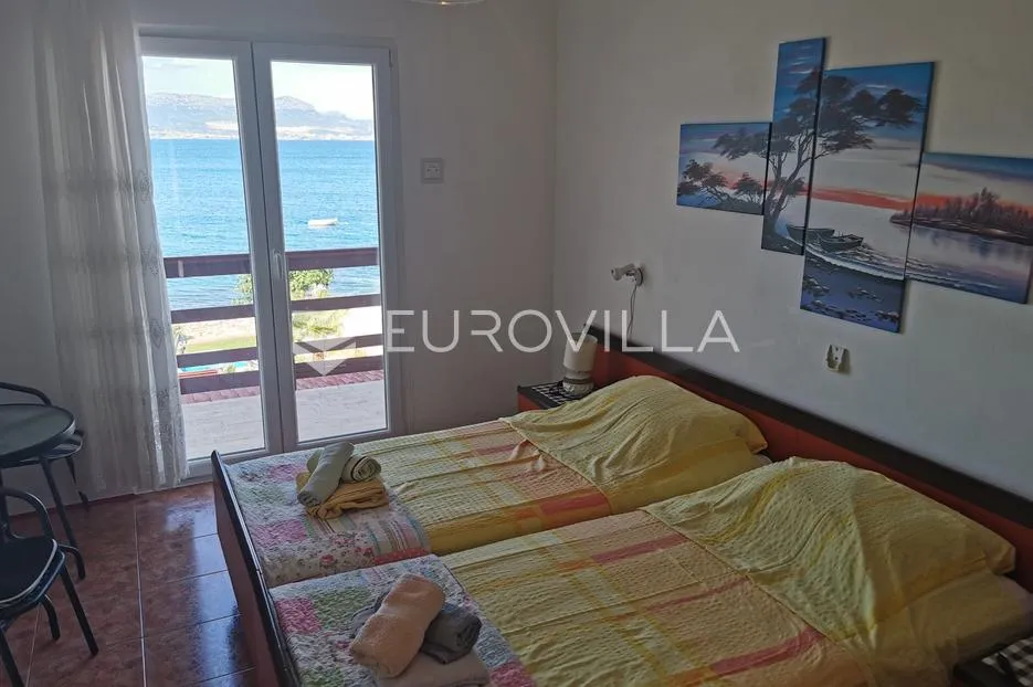 otok čiovo, slatine - kuća s bazenom na plaži - slika 19