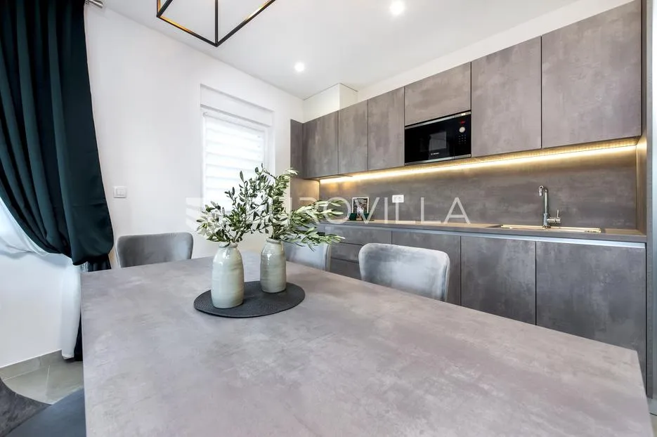 istra, okolica rovinja, predivan namješten dvosoban stan 85 m² 800m od mora - slika 9