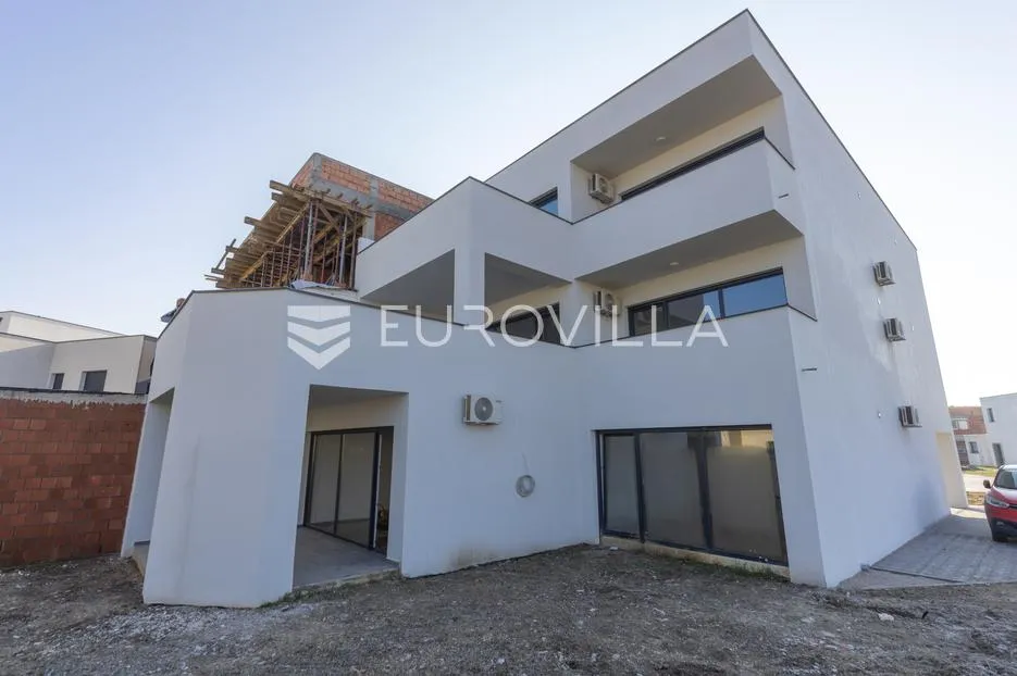 osijek, cvjetno naselje, moderan stan u urbanoj vili 124 m² 2. kat - slika 13