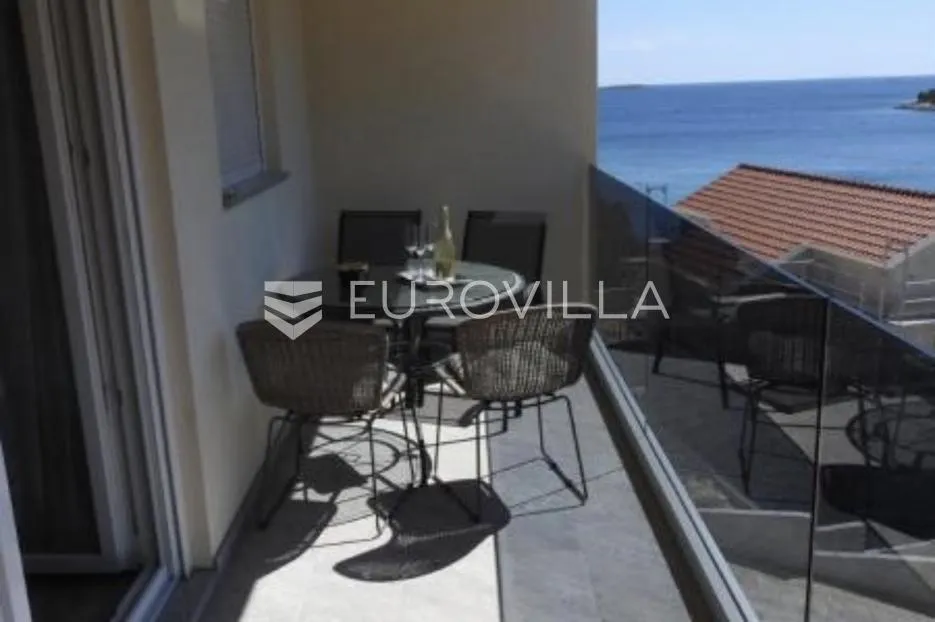 sevid, moderna dvojna kuća 280 m² s četiri stambene jedinice, 30 m od mora - slika 7