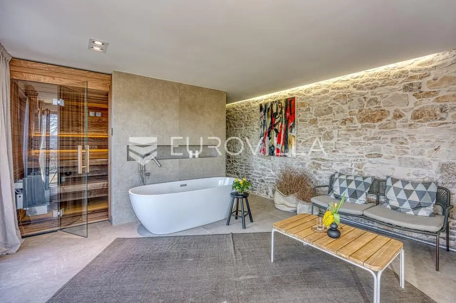 istra, labin, šumber, unikatna samostojeća villa na velikoj okućnici s pogledom - slika 54