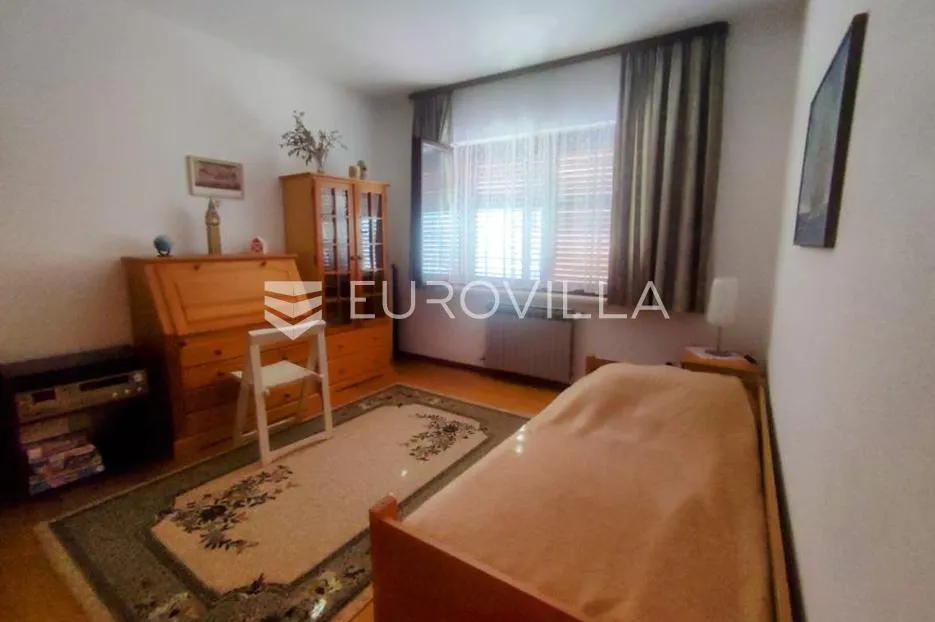 brač, pučišća, kamena kuća - slika 12