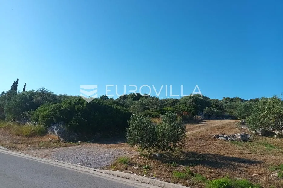 Šolta, Grohote, građevinsko zemljište površine 1010 m² - Grohote, Šolta