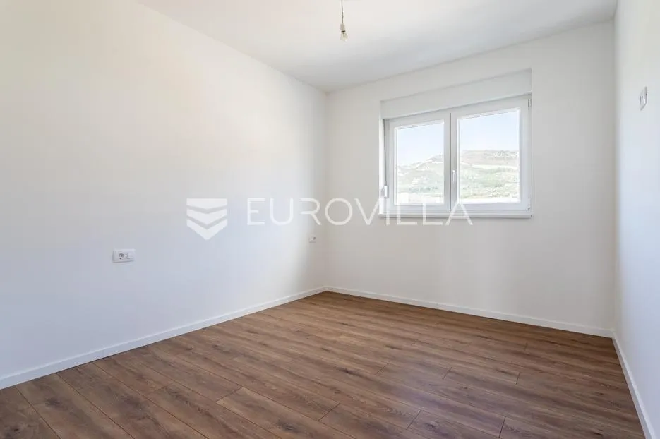 kaštel stari, trosoban stan s pogledom na more i dva parkirna mjesta - slika 8