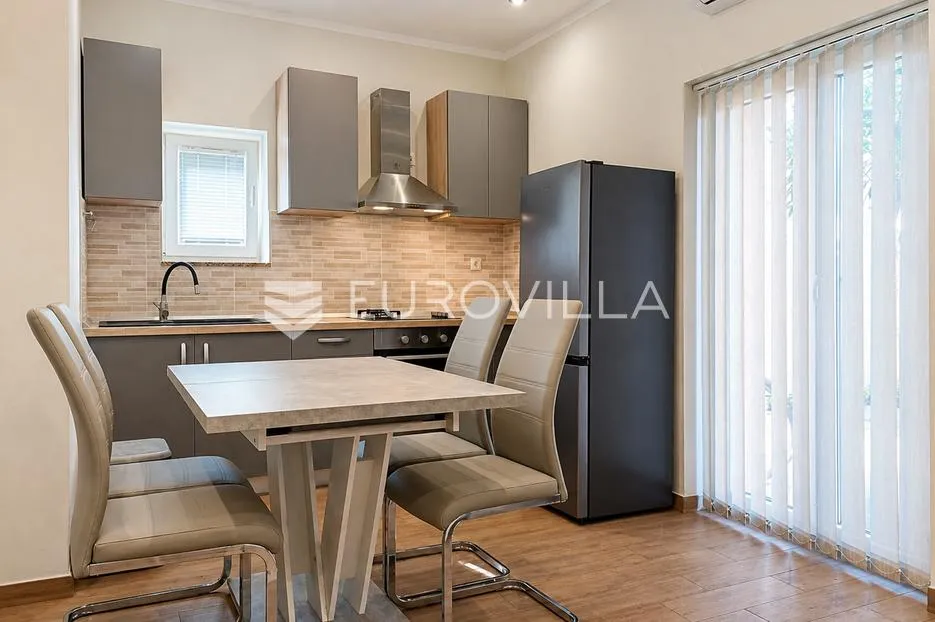 zadar, privlaka, dvojna kuća s dva stana, 140 m od mora - slika 2