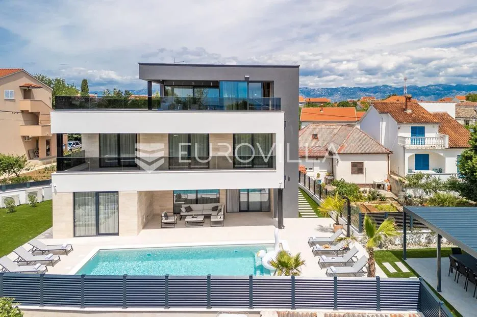 zadar, privlaka, ekskluzivna moderna vila s bazenom i wellness zonom - slika 49