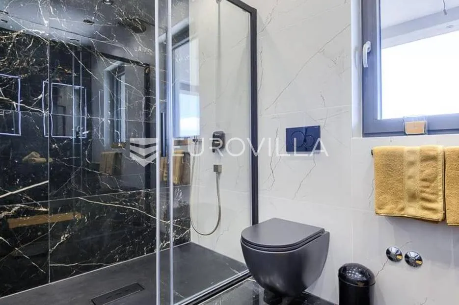 istra, rakalj, prekrasna vila s pogledom na raški zaljev nkp 270 m2 - slika 29