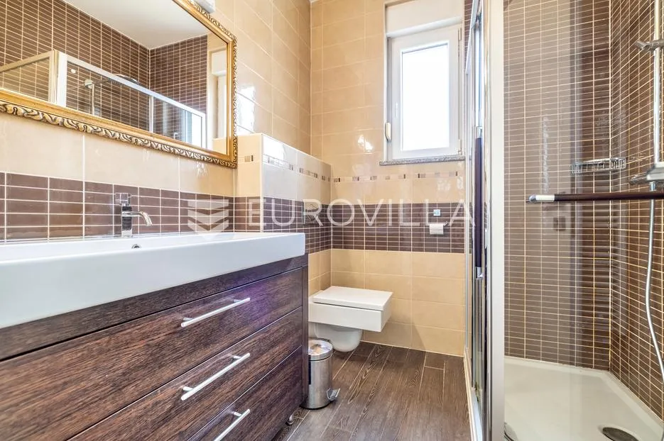 zagreb, šestine, odličan četverosoban stan nkp 160 m2 s 2 garaže - slika 10