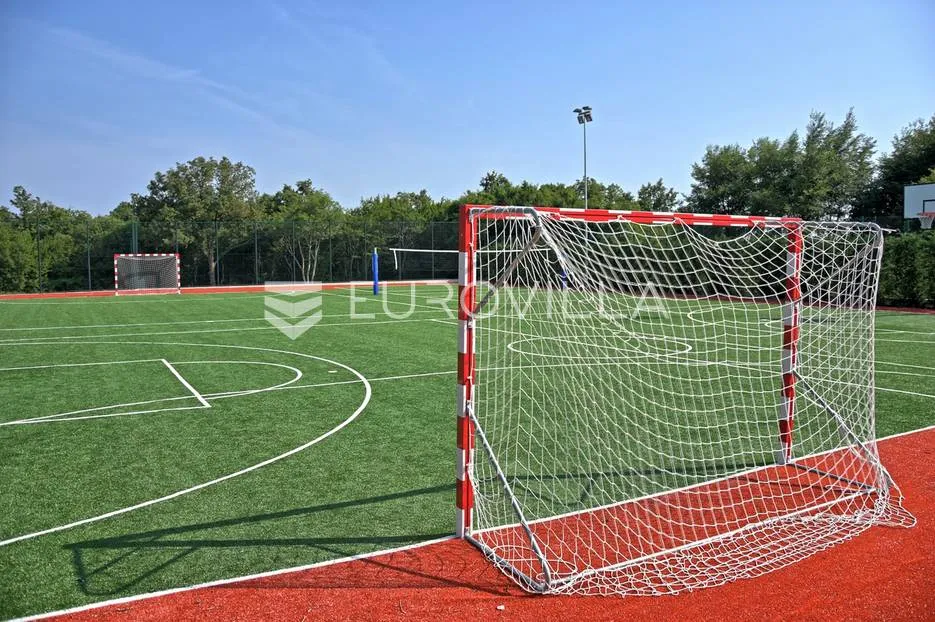 istra, kanfanar, kamena vila s bazenom i sportskim terenima - slika 31