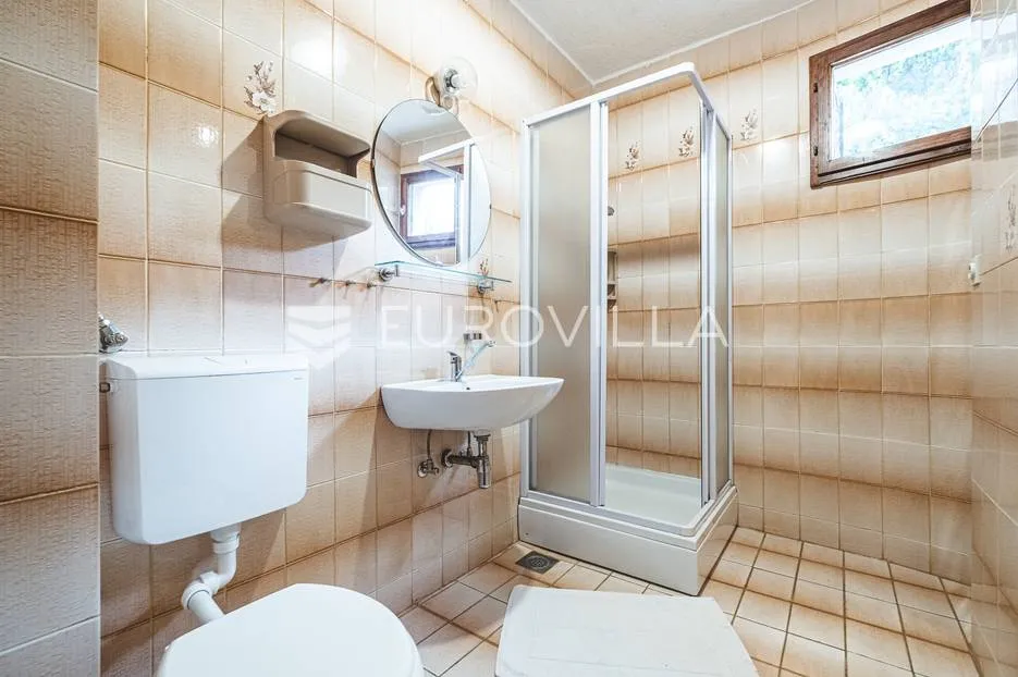 otok krk, grad krk, izvanredna kuća u prvom redu do mora nkp 260 m2 - slika 15