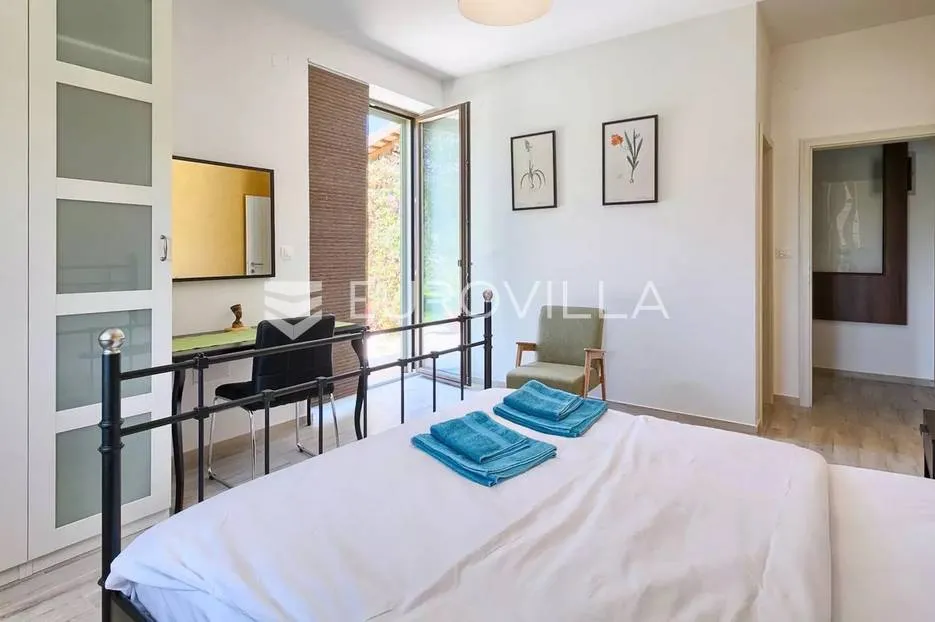 istra, bale, vila s bazenom na imanju od 30.000 m2 u osami - slika 31