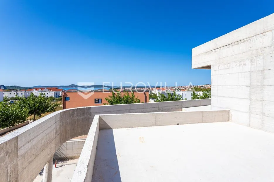 vodice, prekrasna i prostrana vila s bazenom, 730,25 m² - slika 34