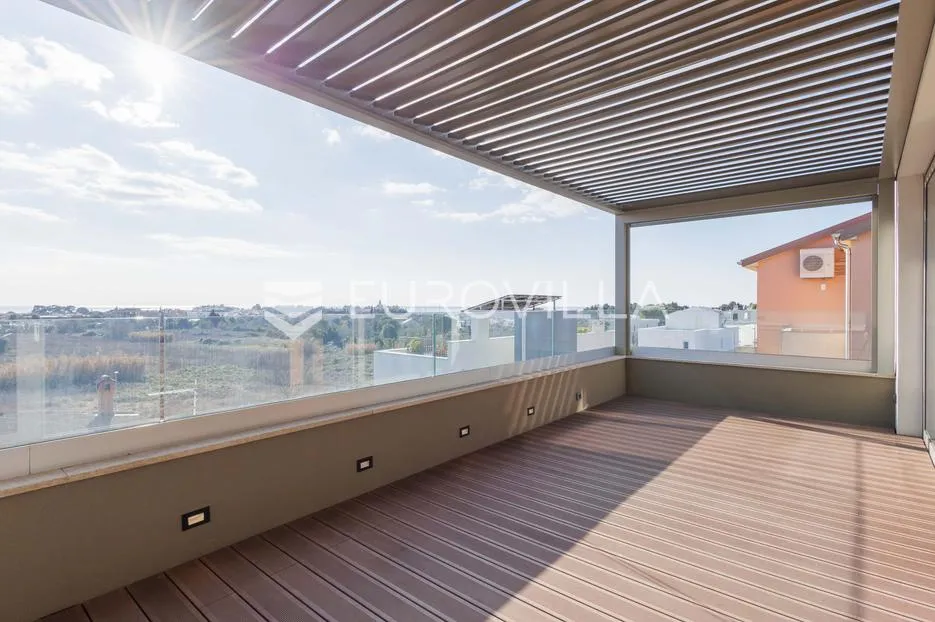 istra, novigrad, luksuzan penthouse 135 m², dvije spavaće sobe, pogled na more, parking - slika 26