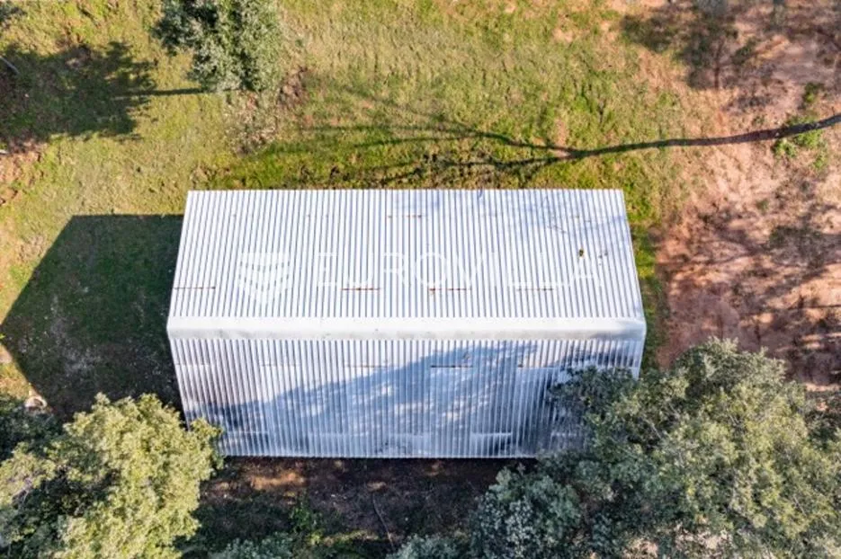 istra, banjole zemljište 2700 m2 prvi red do mora s dva legalizirana objekta 67 m2 i 24 m2 - slika 6