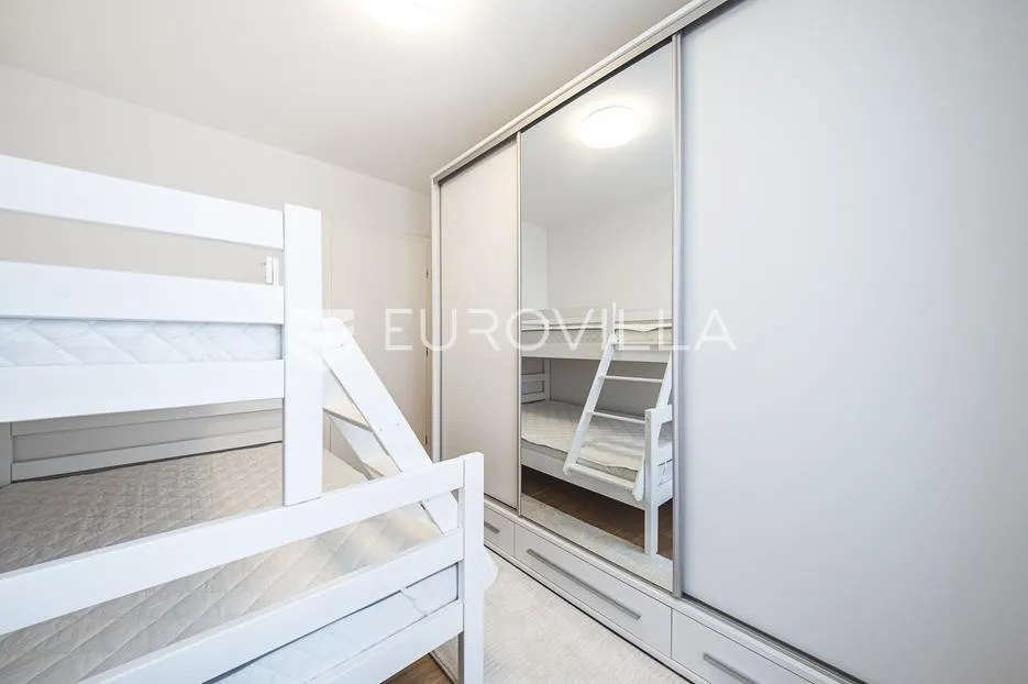 blato, novouređen trosoban penthouse nkp 68 m2 - slika 14
