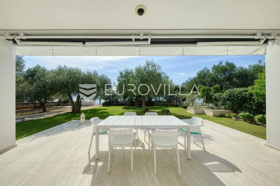 zadar, diklo, moderna i elegantna vila prvi red uz more - slika 31