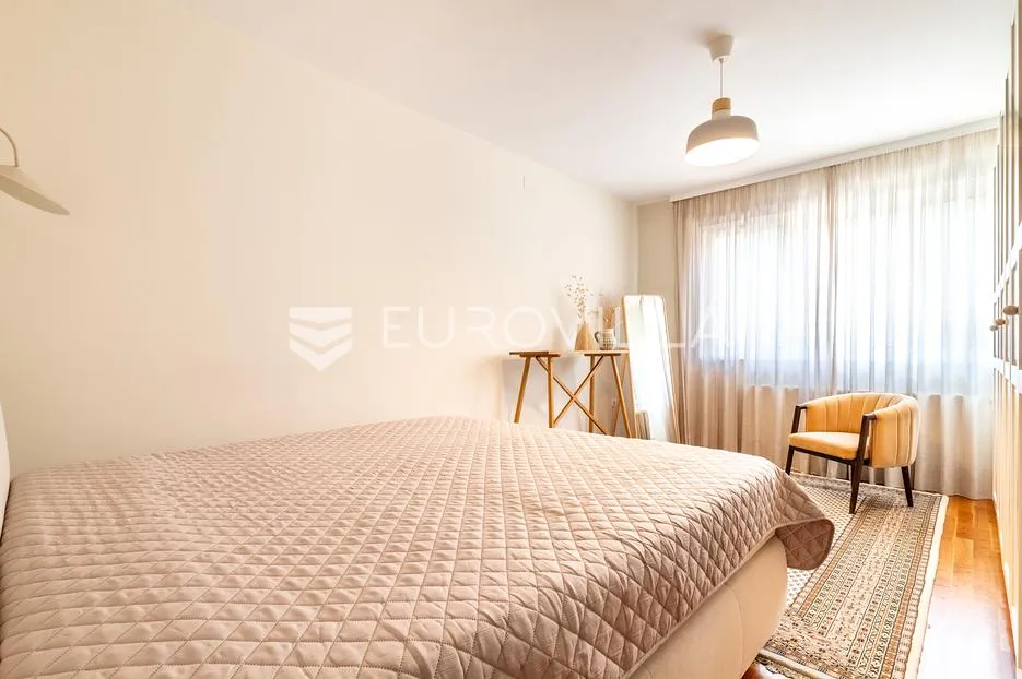zagreb, vrapče, moderna obiteljska kuća 239,79 m², terasa, dvorište, parking - slika 9