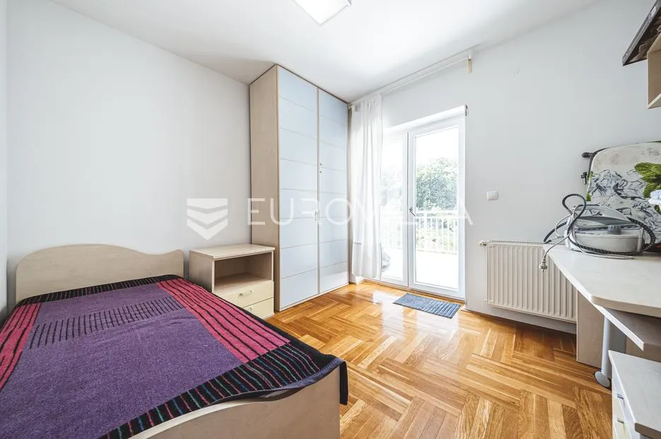 zagreb, gornji bukovac, prekrasan četverosoban stan s garažom, parking, 144 m² - slika 13