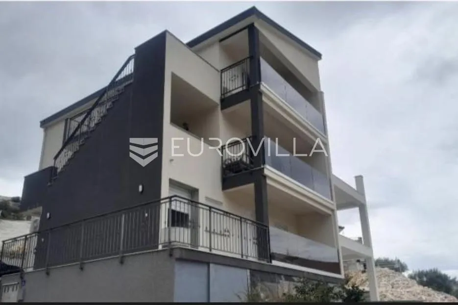 sevid, moderna dvojna kuća 280 m² s četiri stambene jedinice, 30 m od mora - slika 9